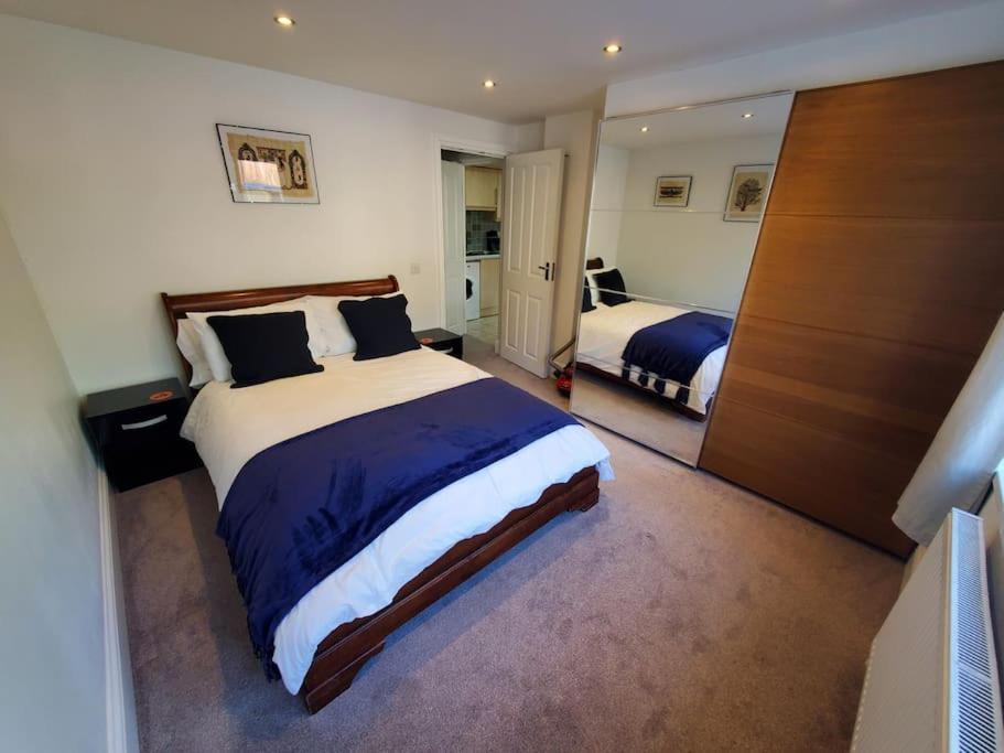 Central Windsor 2 Bedroom Flat With Free Parking Eksteriør billede